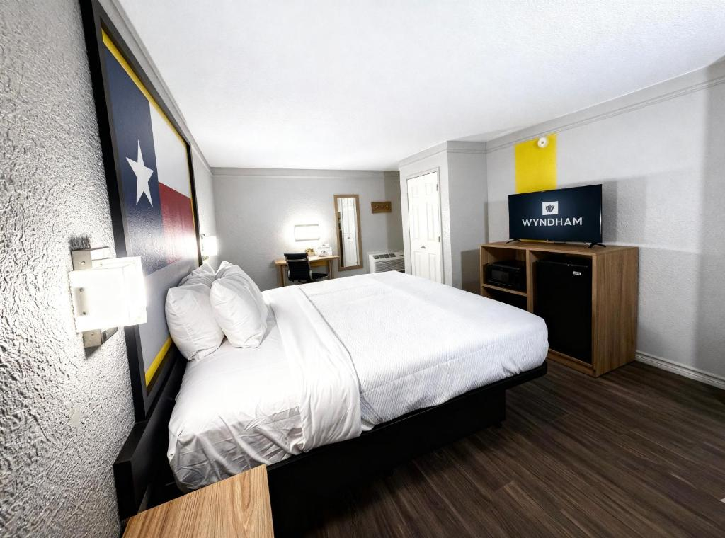 Super 8 By Wyndham Nacogdoches Near University