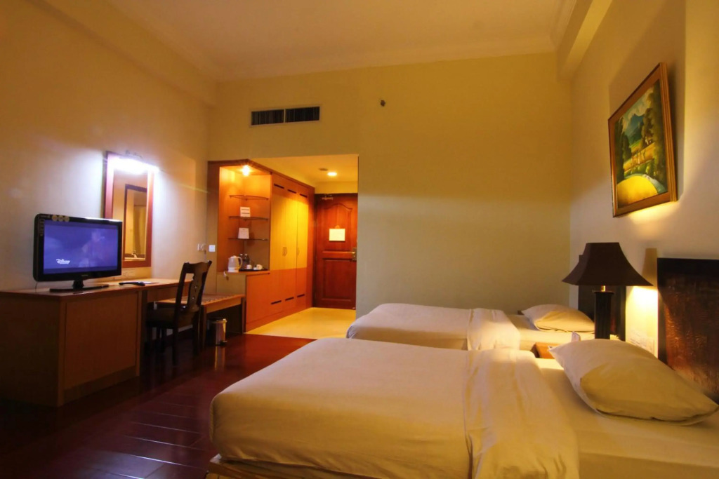Golden View Hotel