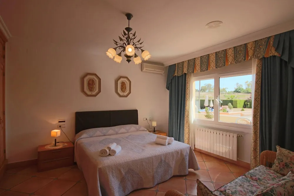 Luxury Villa Surrounded by Vineyards - 7bd Great for Big Groups W/private Pool