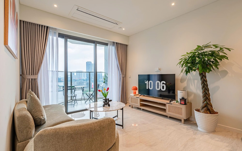 Honey The Opera Luxury Residence