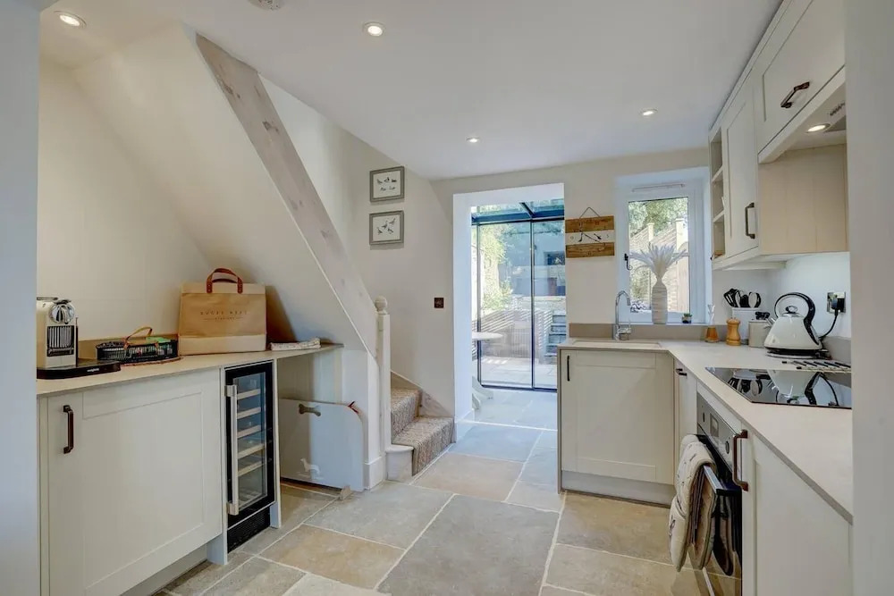 1 Bed Cottage Sleeps 2 with Hot Tub & Pets Welcome