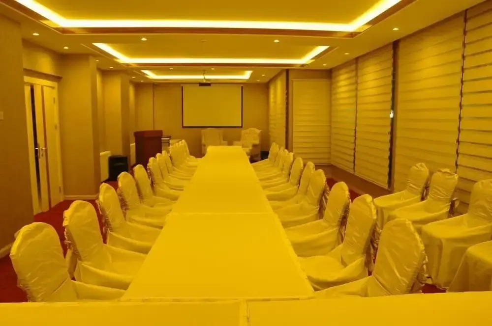 Hotel Izgi Turhan
