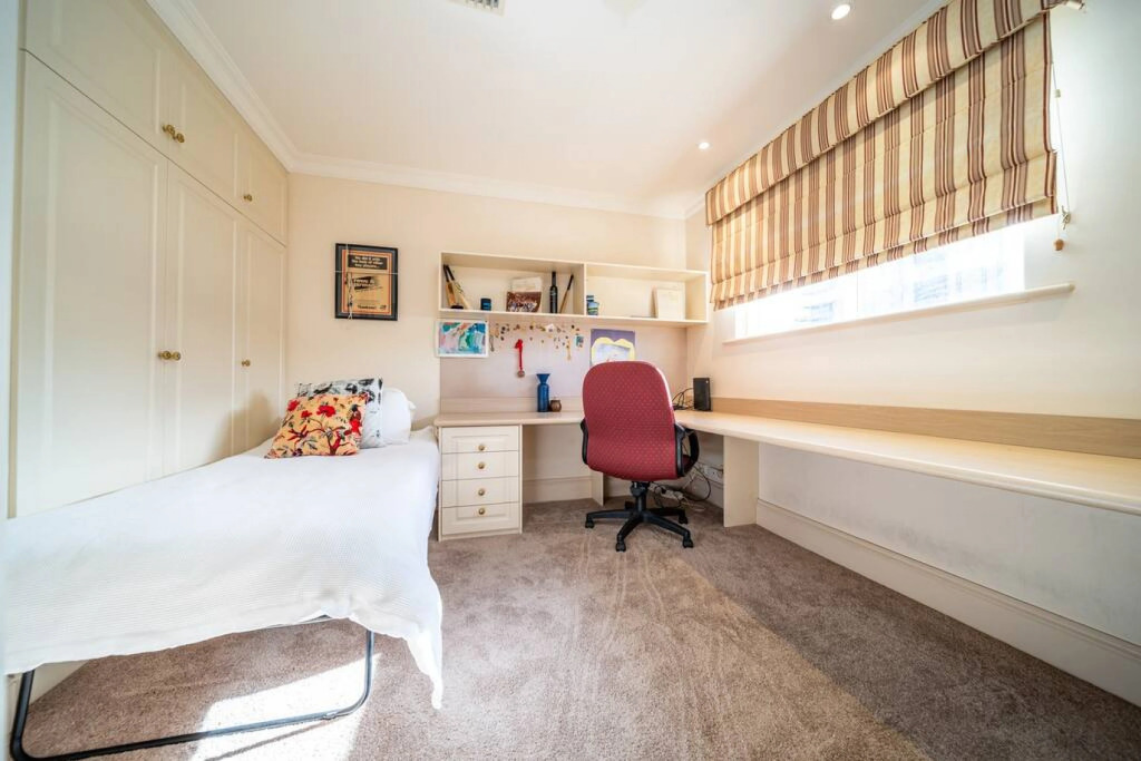 Glenelg Beach Stylish 2 Story Townhouse Sea View