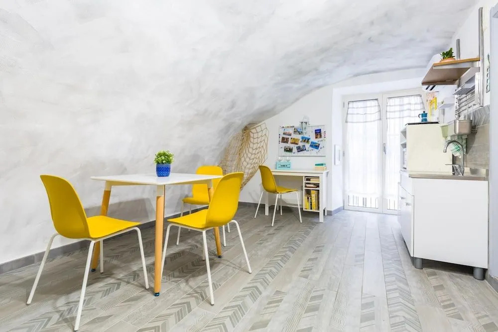 Riviera di Chiaia Studio Apartment