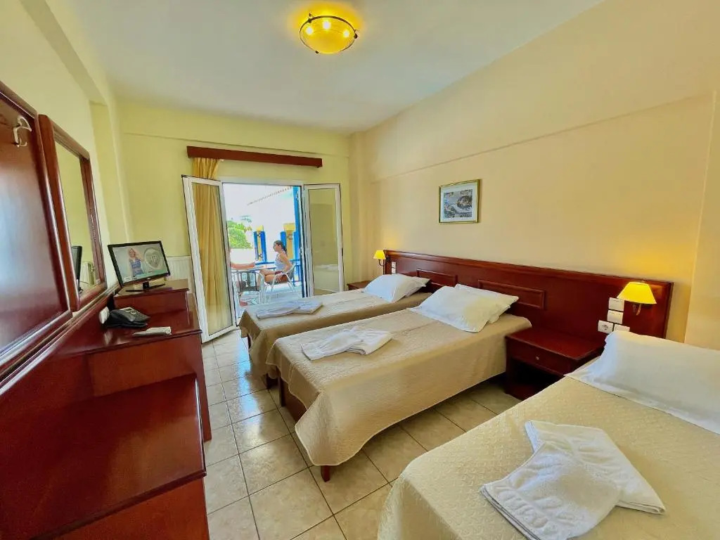 Venardos Hotel