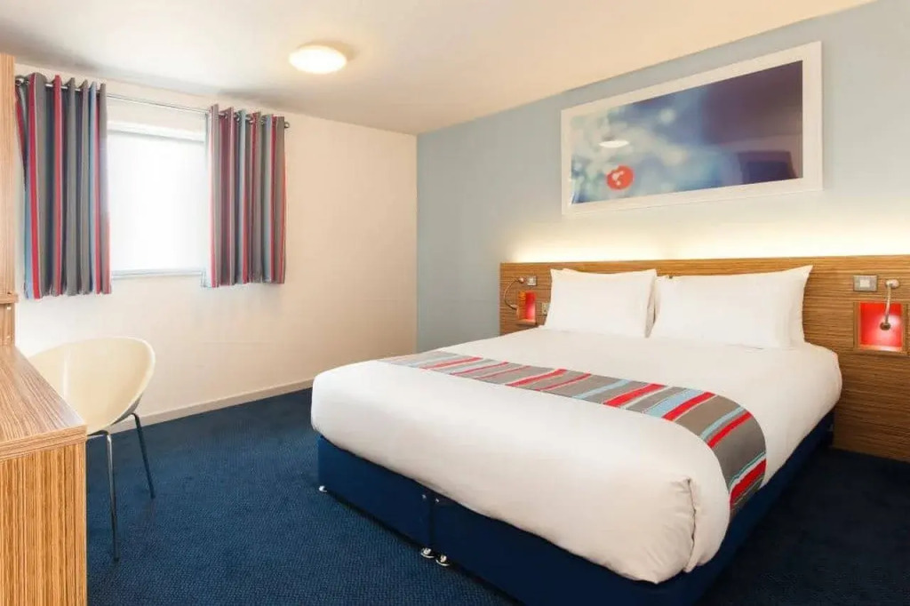 Travelodge Cardiff Central Queen Street