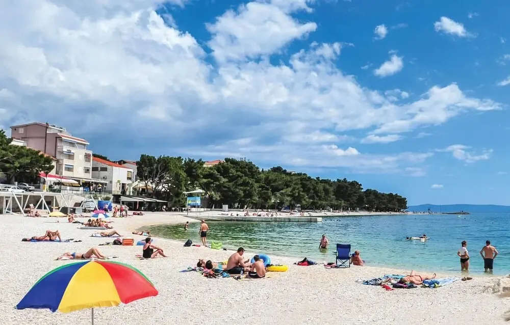 Nice Apartment in Baska Voda With 1 Bedrooms, Heated Swimming Pool and Swimming Pool