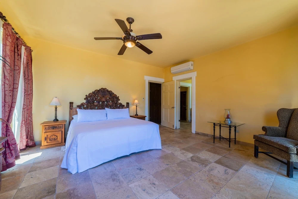 Ocean View 4BR Villa Steps From Cabo: Villa Haydee