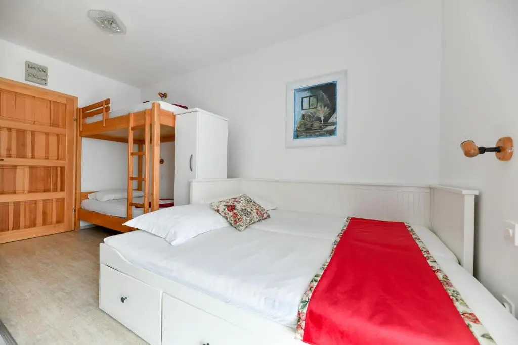 Apartments Ineta