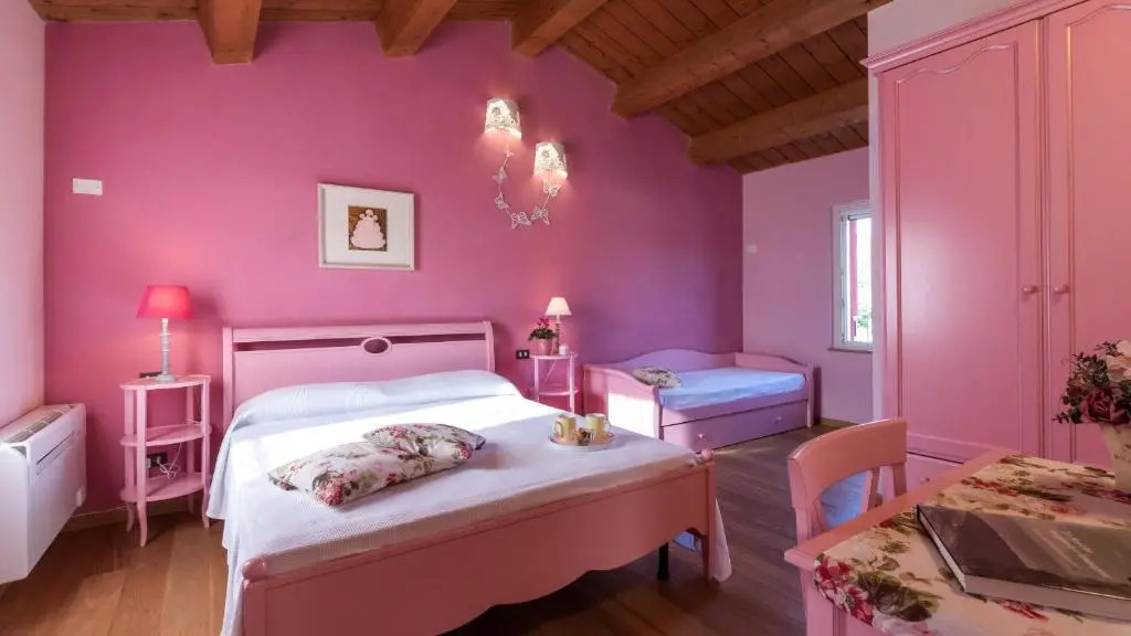 CASCINA MARIANNA 12&4, Emma Villas
