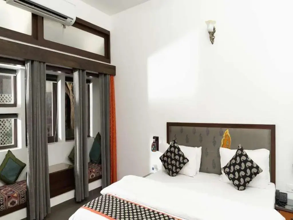 The Ten Suites