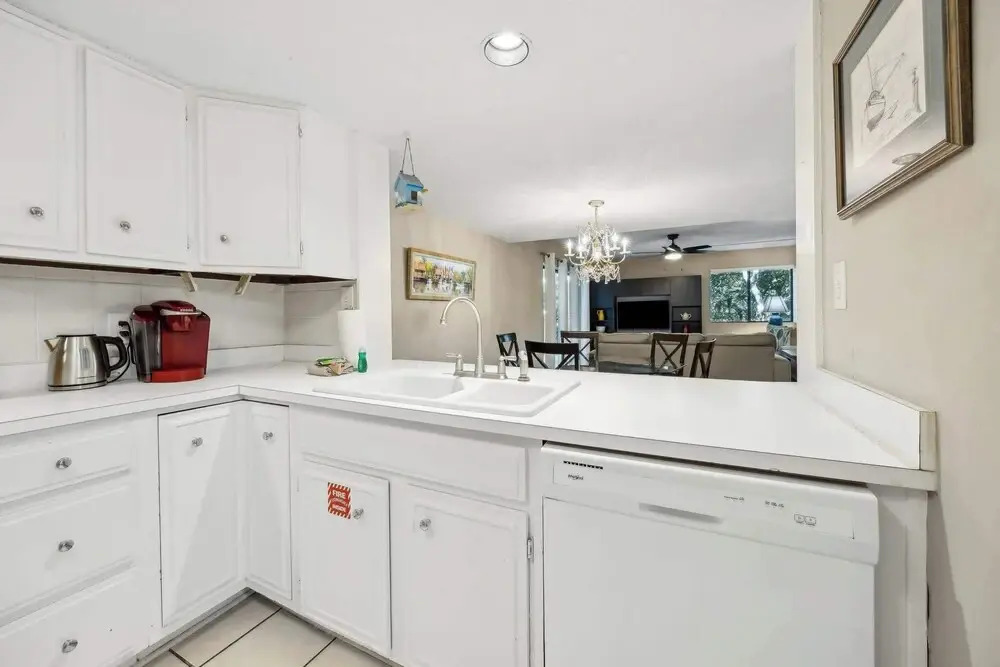 2070 Beachwood