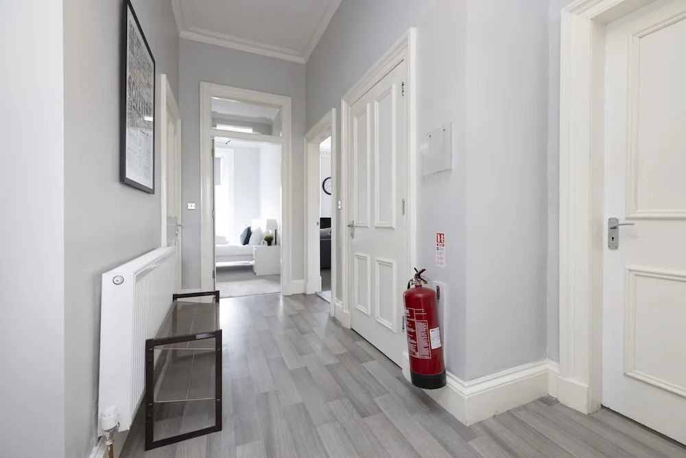 JOIVY 4-Bed Stylish Flat In Edinburgh City Centre