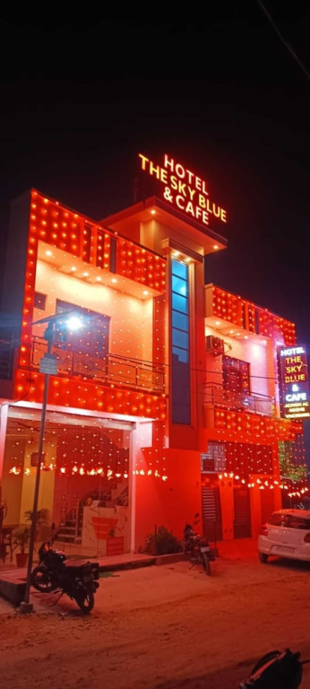 Hotel The Sky Blue & Caffe