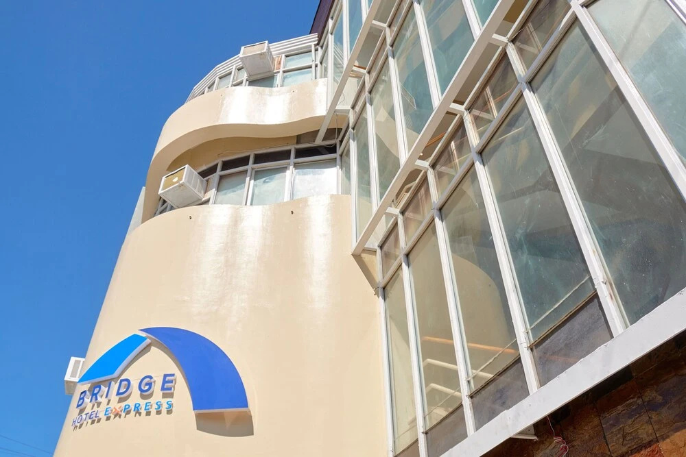 Bridge Hotel