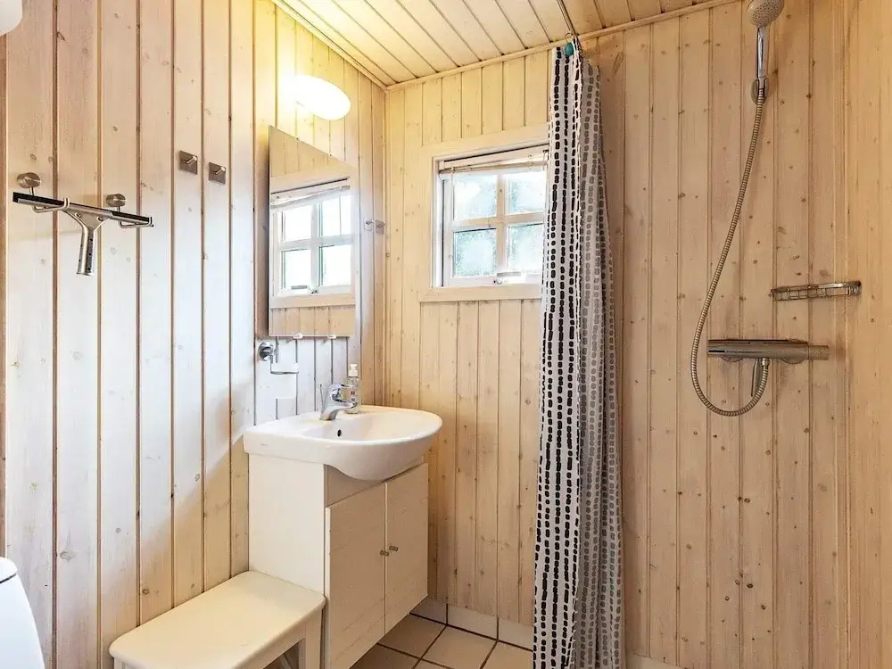 4 person holiday home in Oksbøl