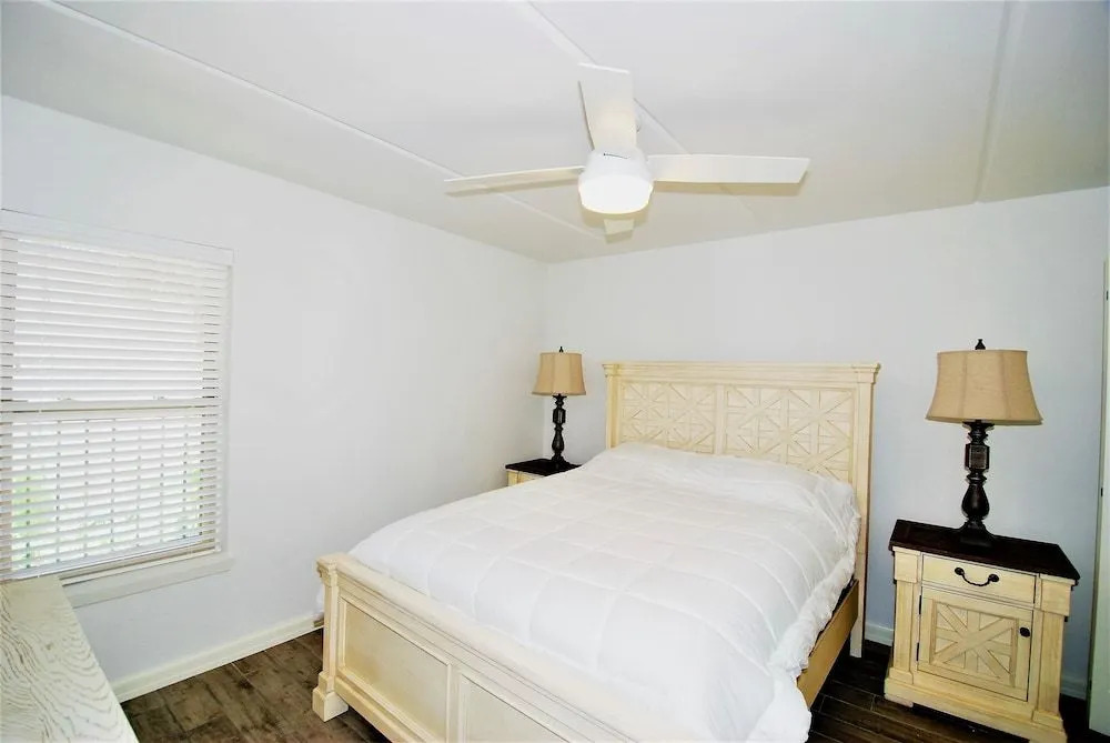 Beachview Unit #304 - 2 Br Condo