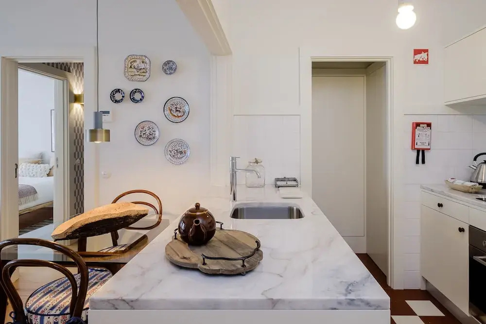 BOUTIQUE Rentals Flores Plaza