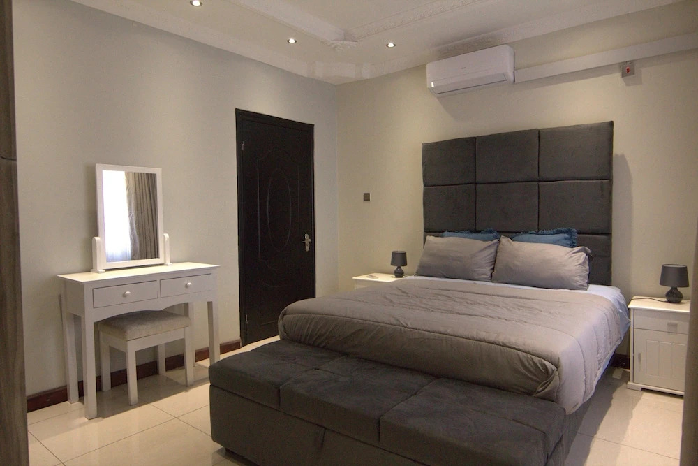 Lusaka Luxe - Your Private Oasis Awaits in the Heart of Zambia
