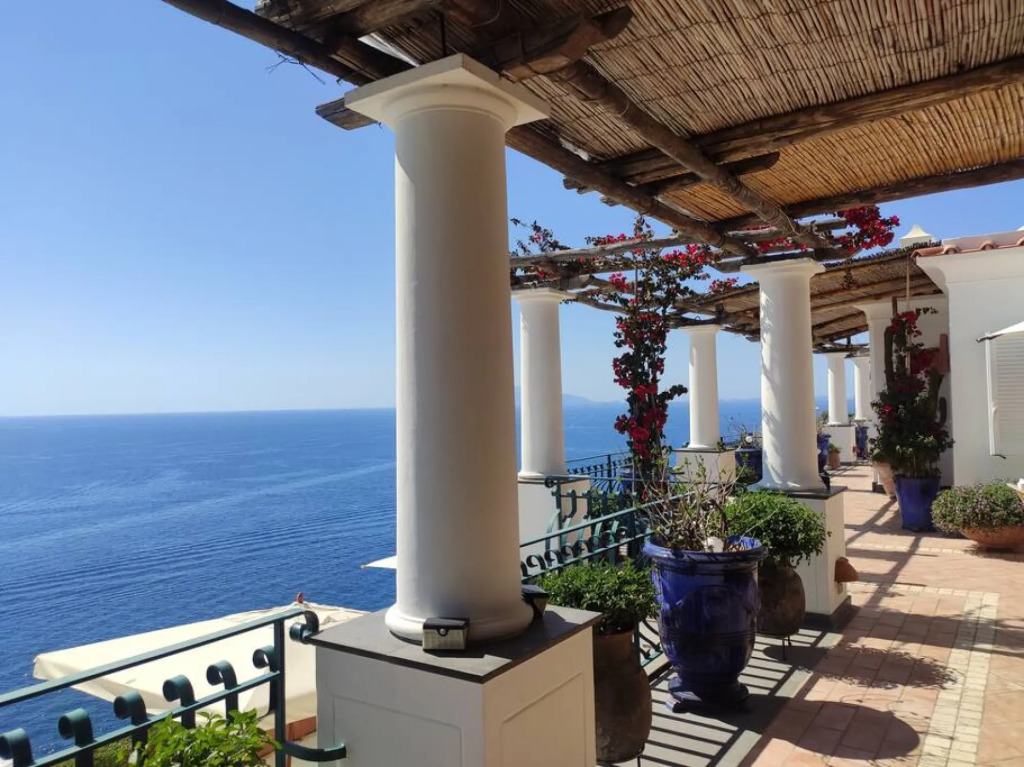 CASA ORRICO - BLUE GROTTO - Camera Sea View (Max 2 Pax)