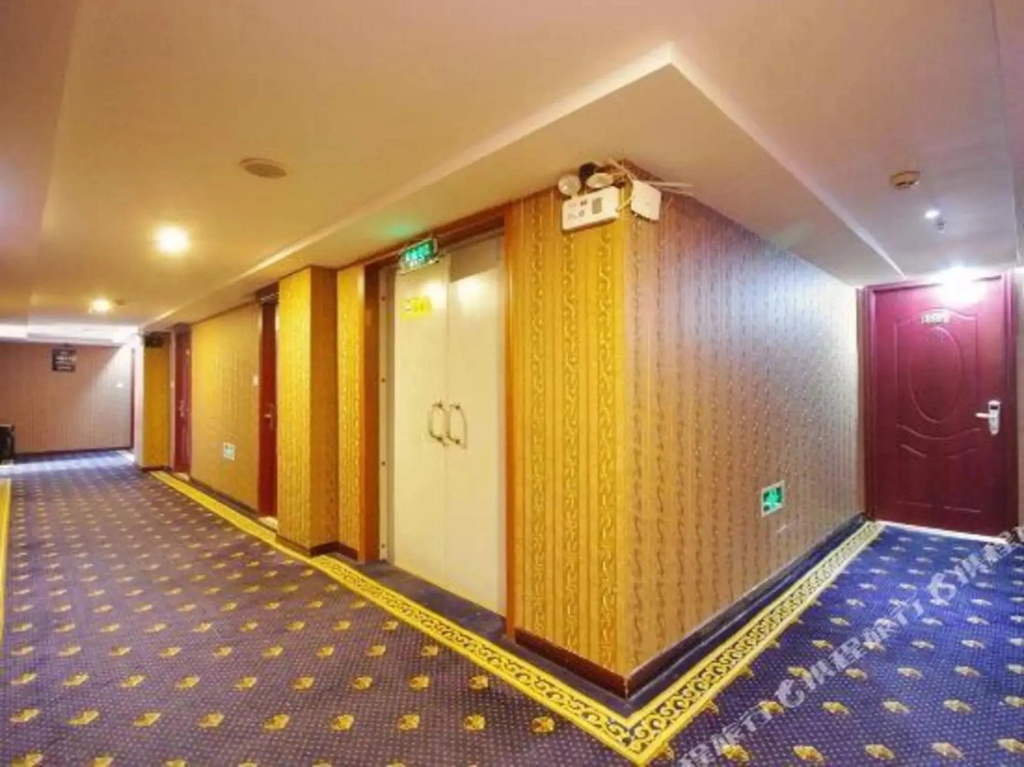 Yijun Business Motel