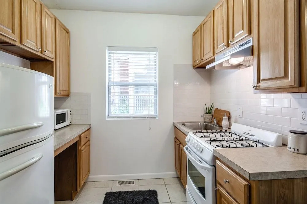 GEM Location+cozy Studio 1bd, Bath&kitchen!