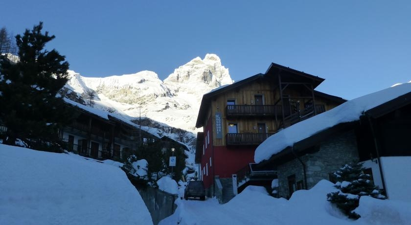 Hosquet Lodge