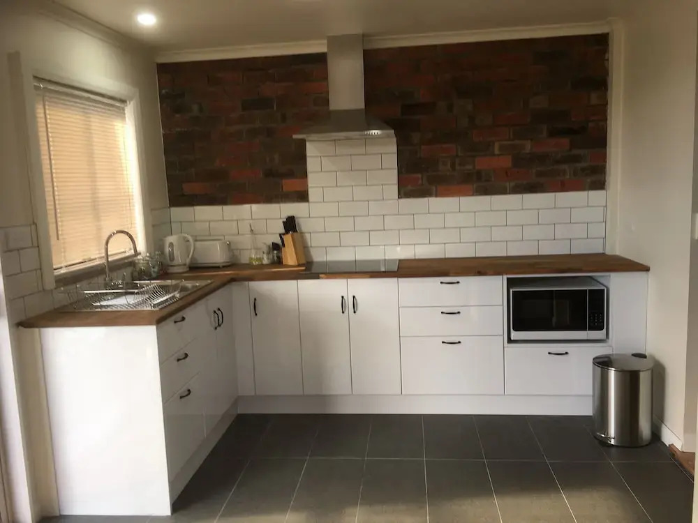 3ree Spacious & charming Apartment