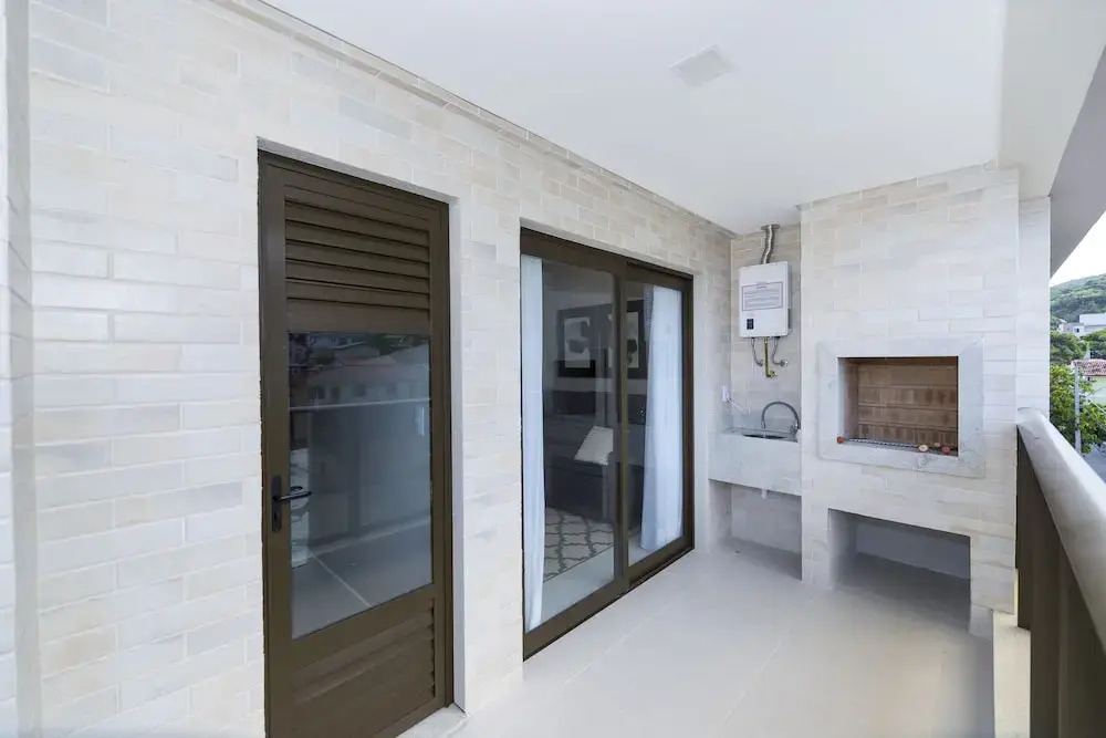 Lindo Apto com 2 suites em Bombinhas 813