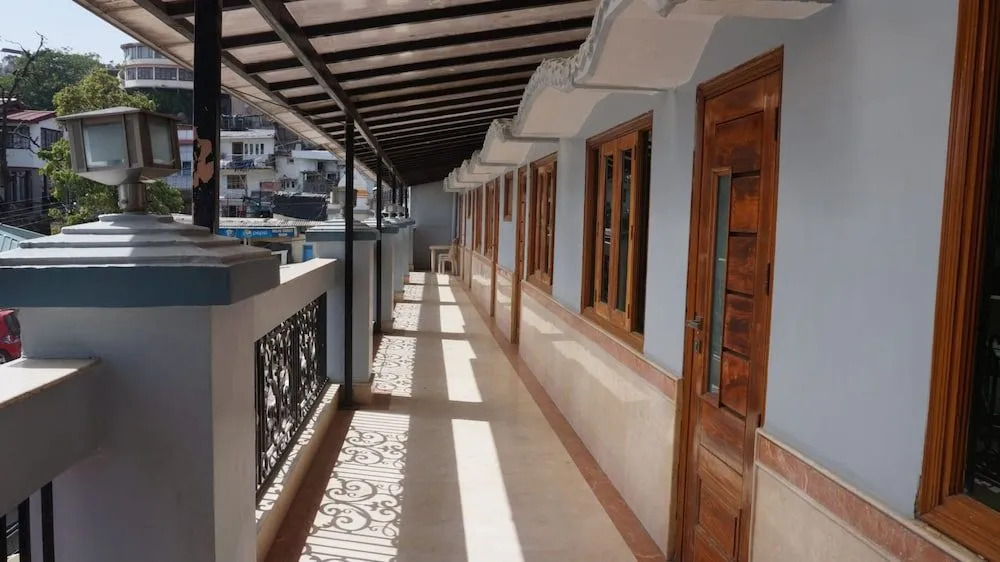 Goroomgo Apsara Mussoorie