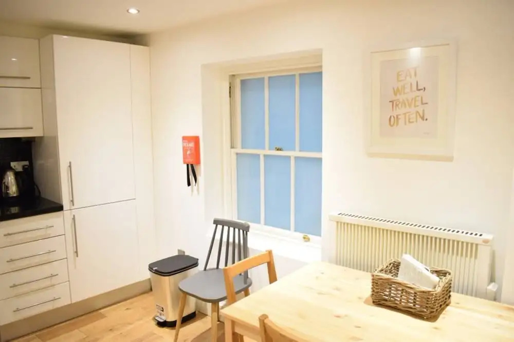 2 Bedroom Apartment Near Grafton Street