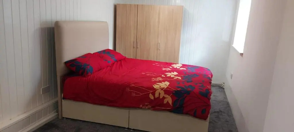 Lovely 3-bed Apartment in Parkgate Rotherham