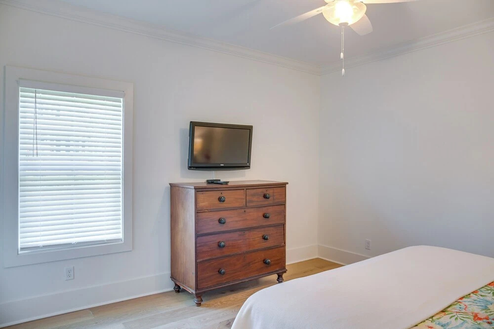 Chic St Simons Island Vacation Rental w/ Backyard