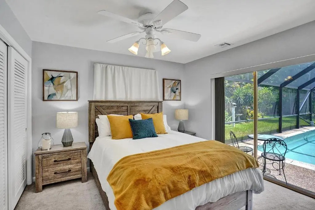 Family Friendly Home- 7 Minutes from the Beach!