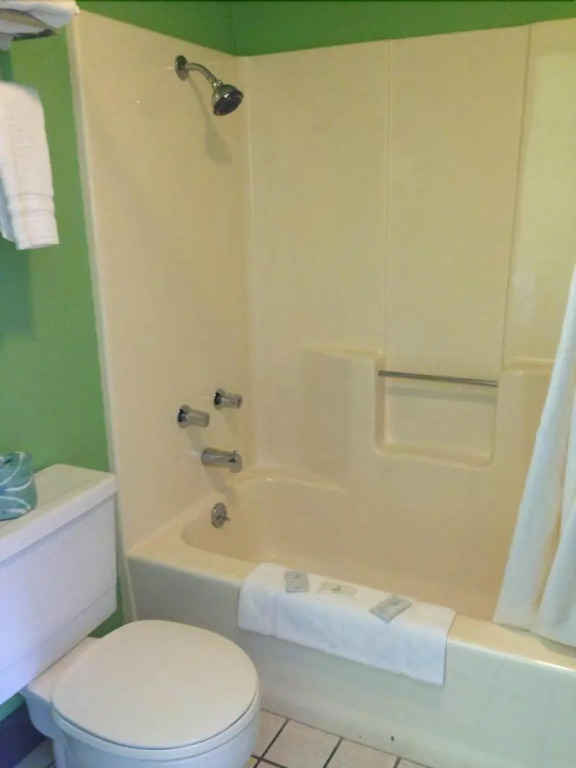 Royal Inn & Suites