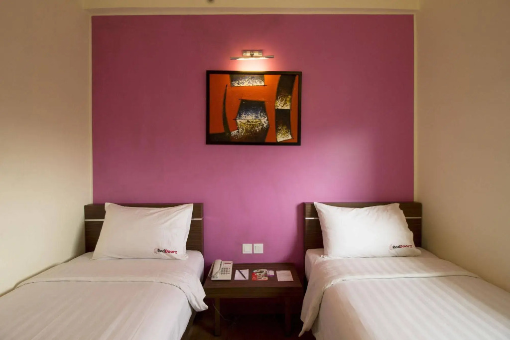 RedDoorz near Kota Tua