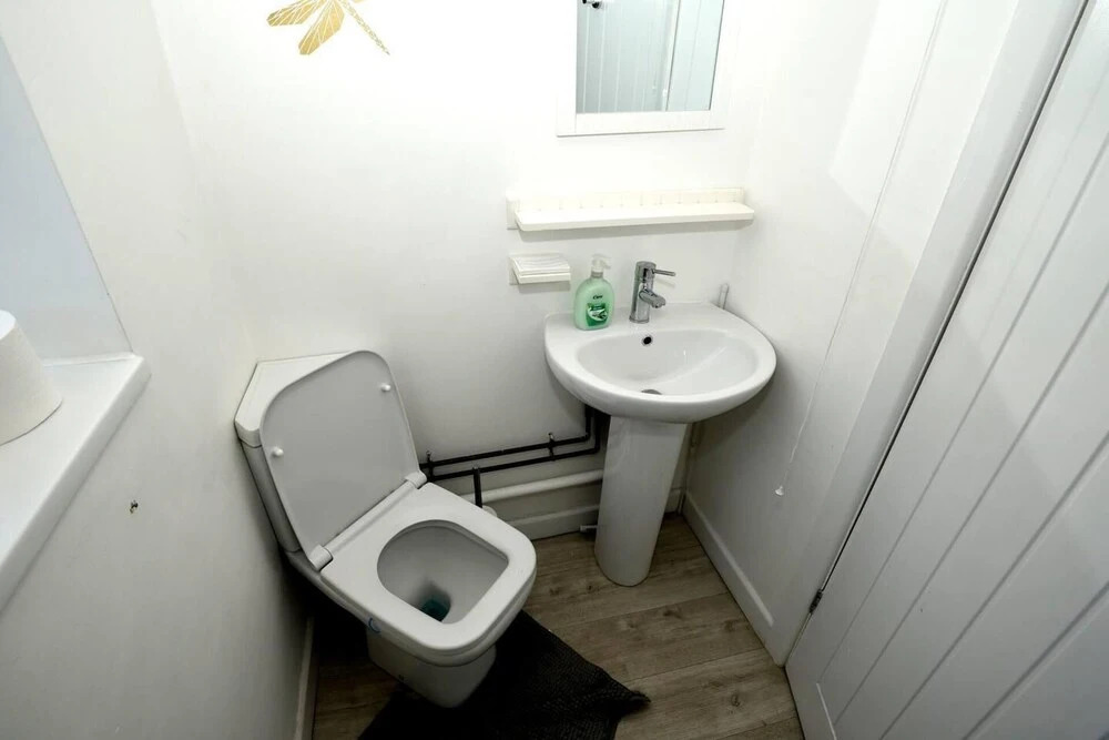 Fine 3-bed House in Manchester for up to 6 People