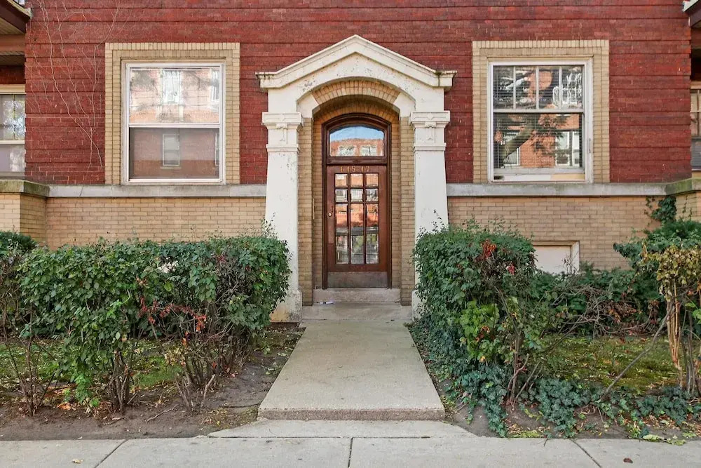 Feel at Home 2BR Apt - Buckingham 3