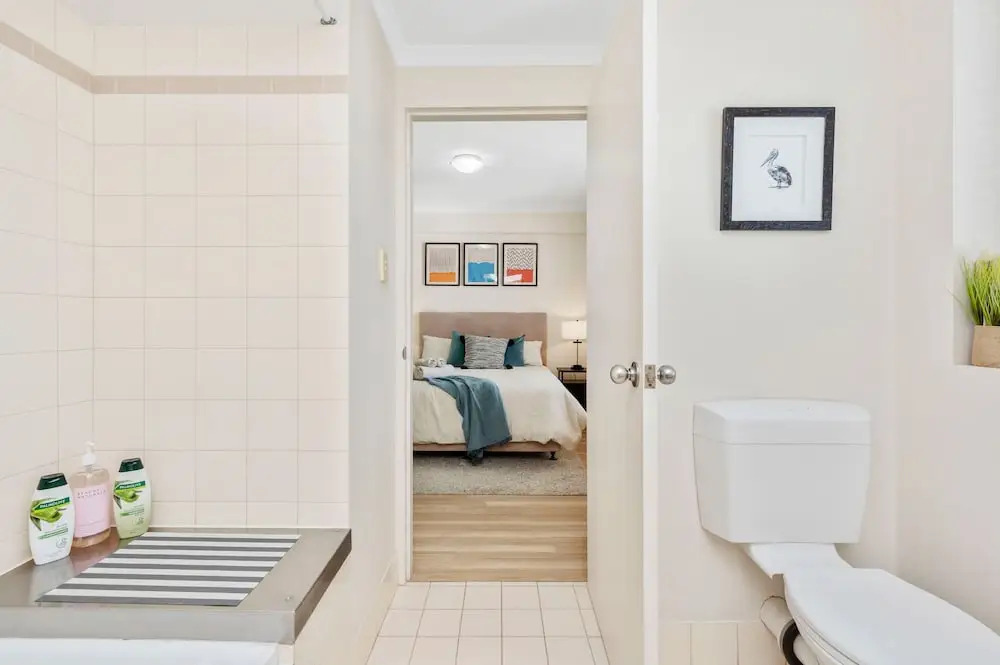 Spacious 1bdr Fast Wi-fi Near RAC Arena