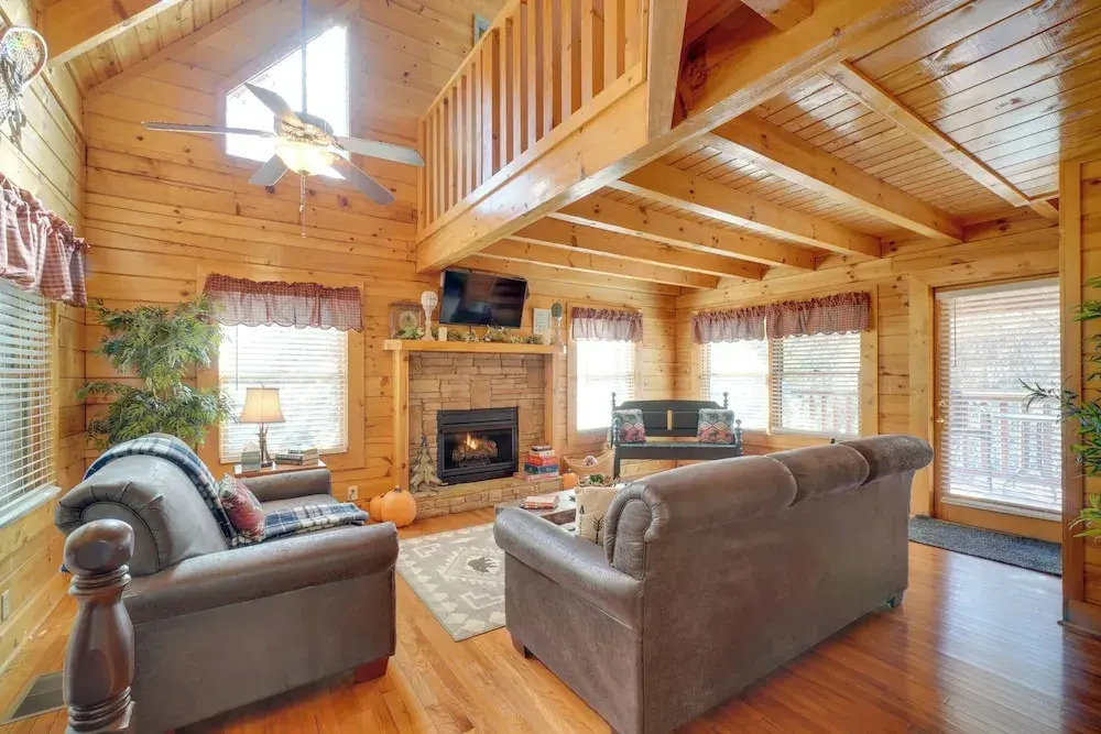 Romantic Cabin w/ Hot Tub in Pigeon Forge!