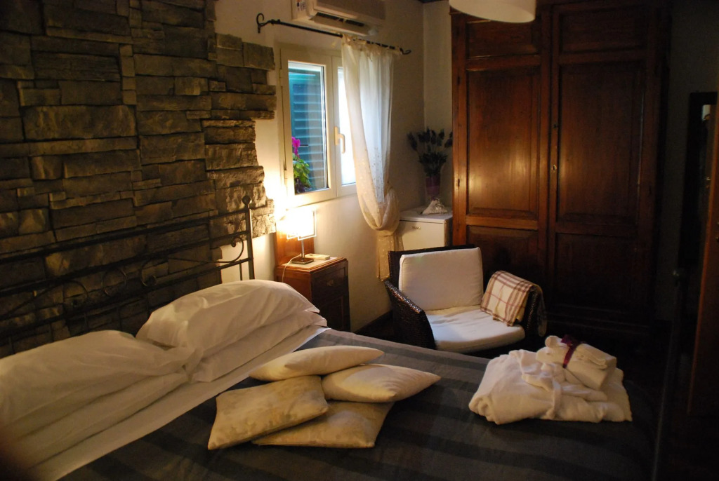 Casa tipica siciliana patronale home BedandBreakfast TreMetriSoprailCielo Camere con vista, colazione interna in terrazzo panoramico