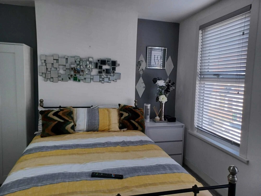 Dream Home Estate - 3 Bedrooms 2 Bathrooms
