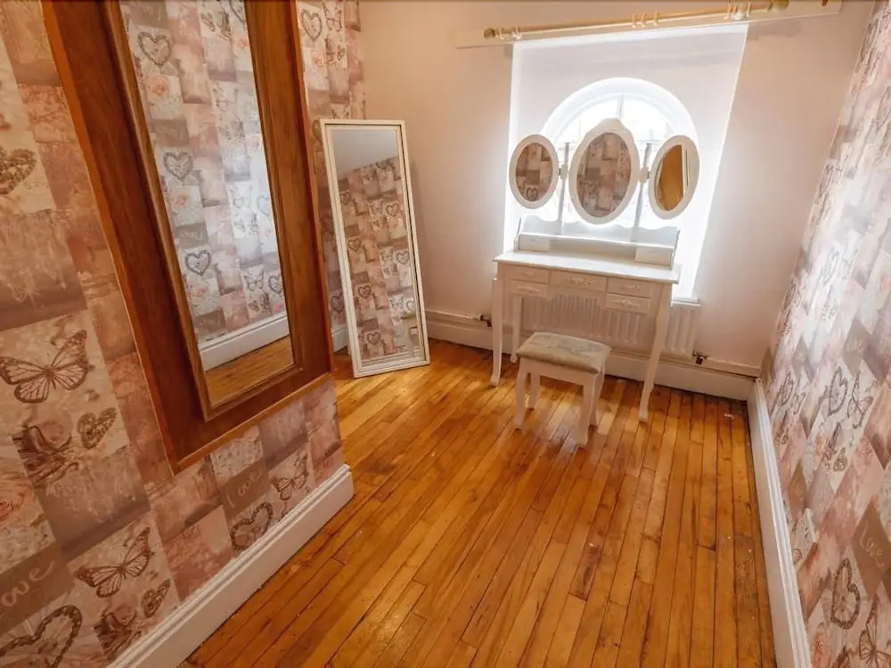 Liverpool Centre Sleeps 16 Stunning