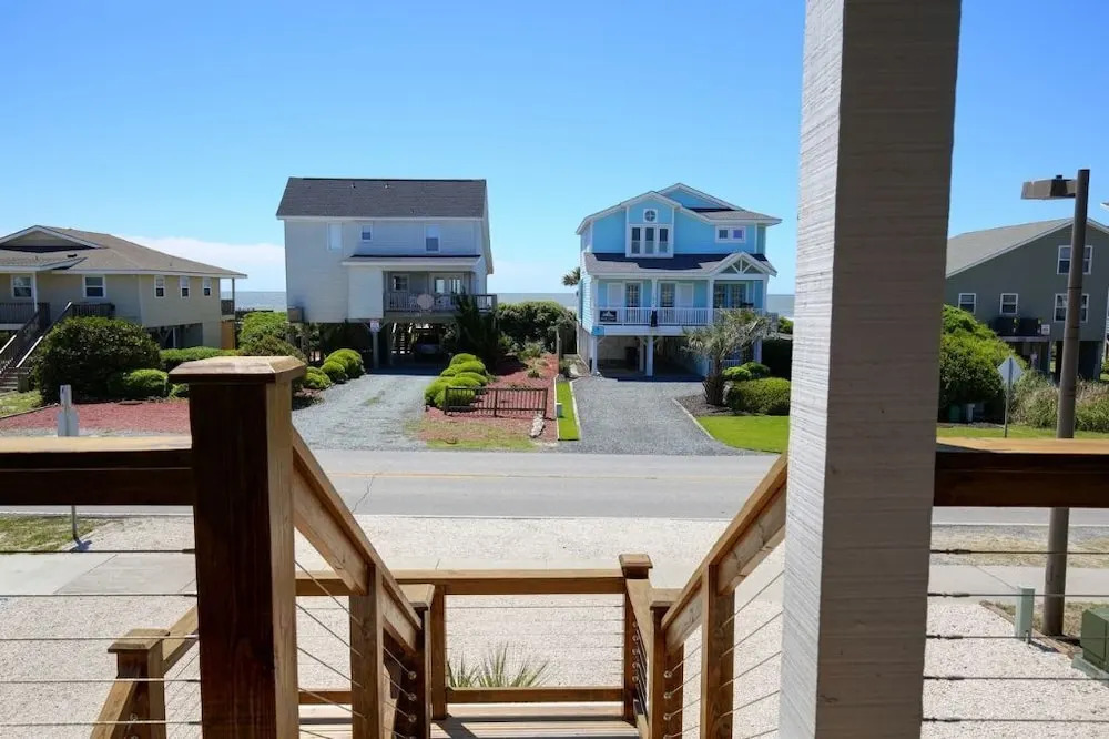 Absolute Paradise 5 Bedroom Home by RedAwning