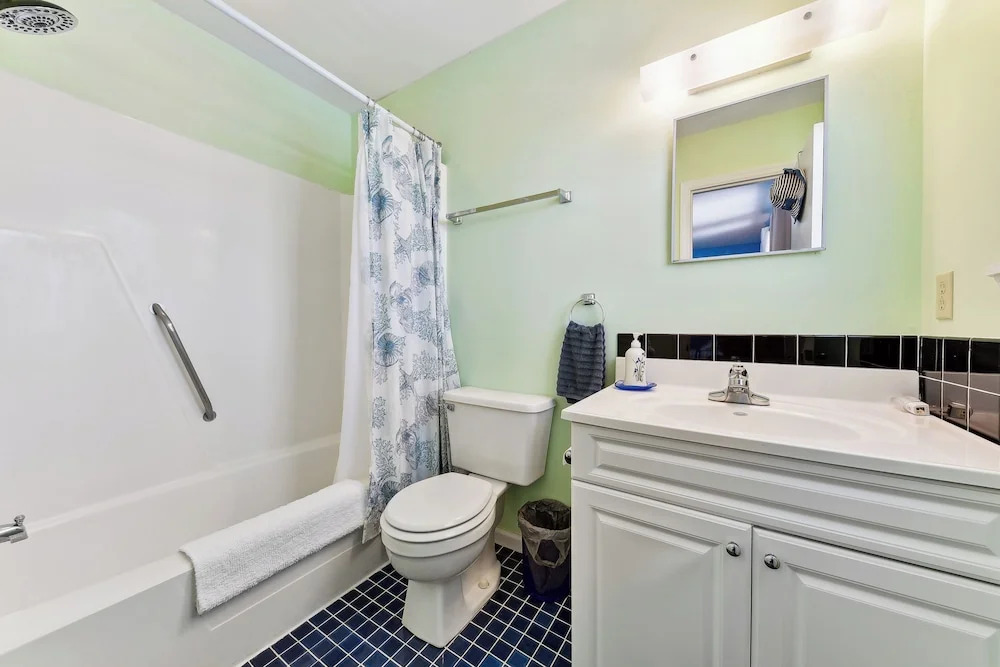 Fernandina Beach Vacation Rental: Steps to Beach!