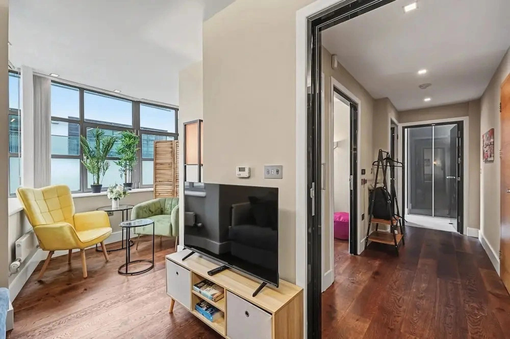 Stylish and Central City Apt With 2 Bathrooms