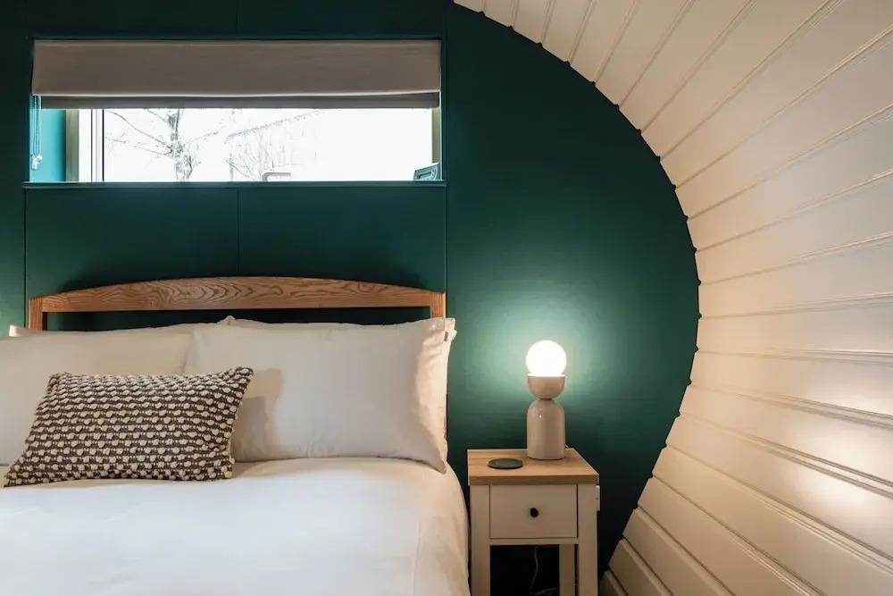 Sustainable 2BD Pod on Old Chalford Farm