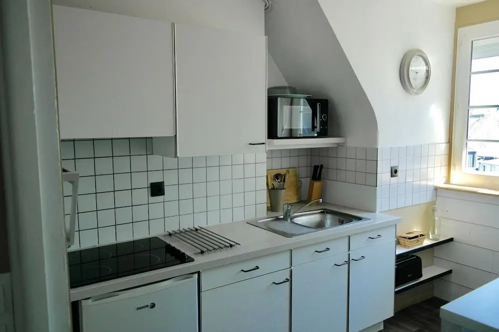 Apartment With one Bedroom in Port-en-bessin-huppain, With Wonderful sea View and Wifi - 6 km From the Beach