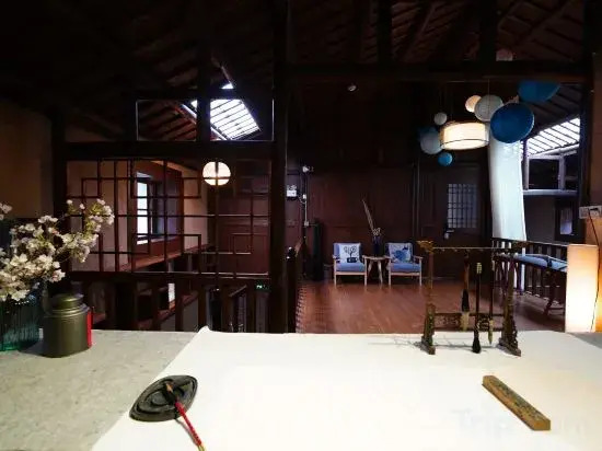 Girl Xiaocha Hostel