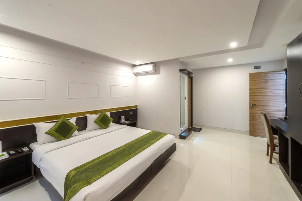 Treebo Raj Premier, Indiranagar